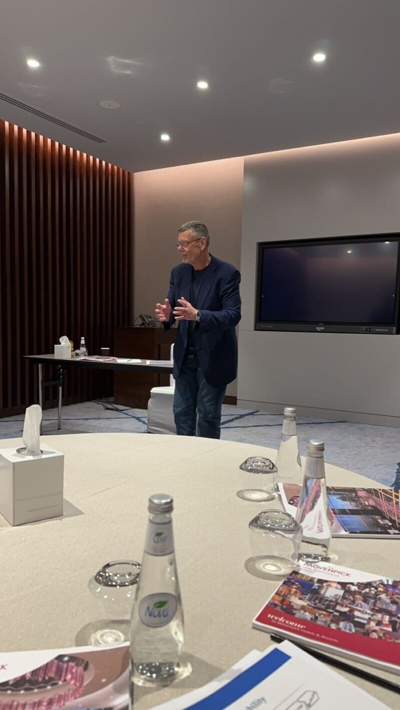 Dr Oleg Konovalov leading an executive programme session